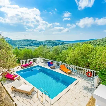 Gianoulaiika Sleeps 6 Pool Air Con Wifi 빌라 *