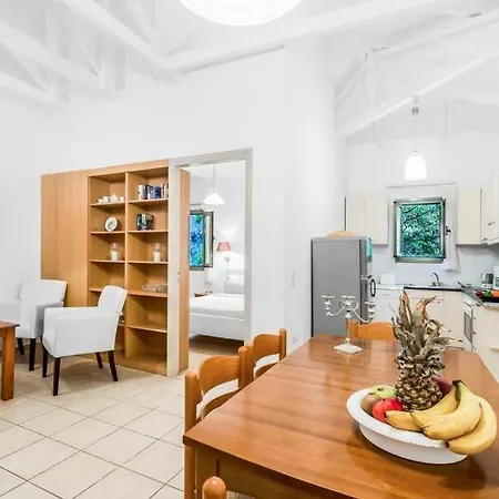 Gianoulaiika Sleeps 6 Pool Air Con Wifi Vila Gianouleika
